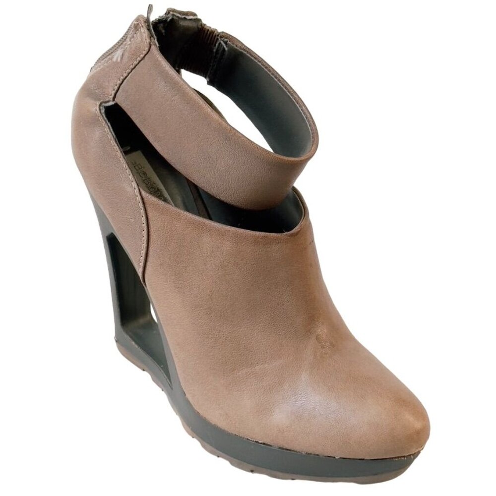 BCBG Runway Beige Leather Cutout Wedge Ankle Booties Back Zipper Size 8
